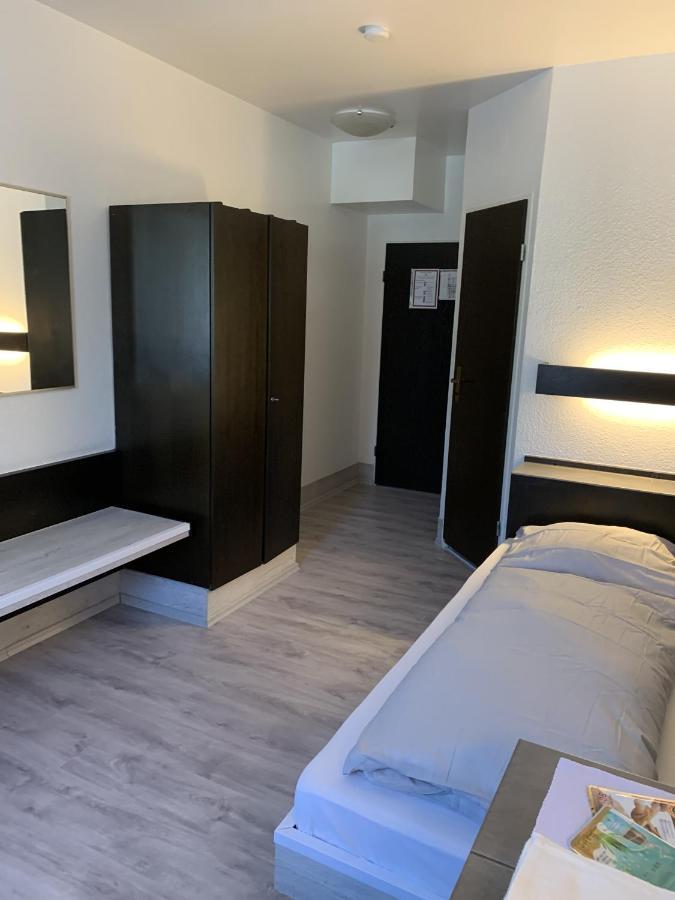 City Hotel Динслакен Екстериор снимка