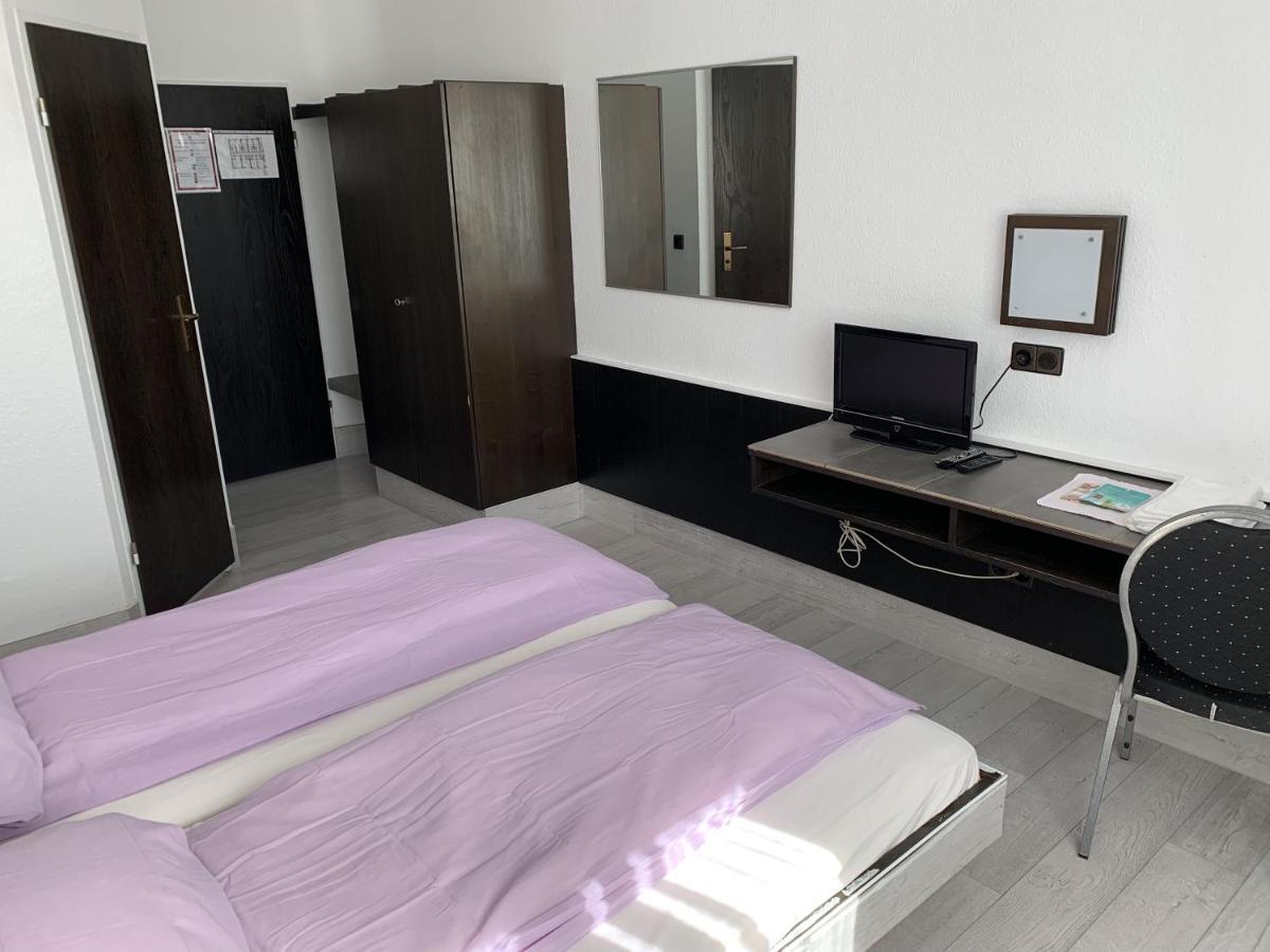 City Hotel Динслакен Екстериор снимка