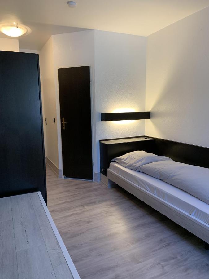 City Hotel Динслакен Екстериор снимка