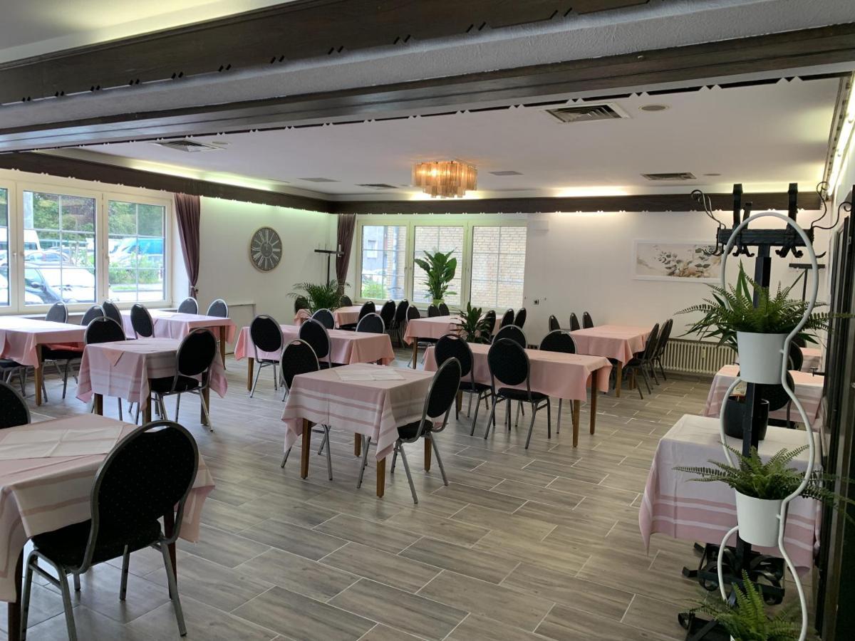City Hotel Динслакен Екстериор снимка